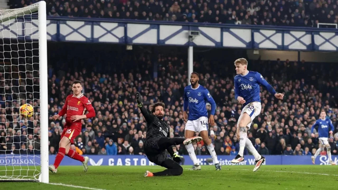 موعد ديربي الميرسيسايد المنتظر بين ليفربول وإيفرتون والقنوات الناقلة للمباراة